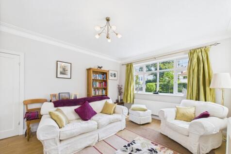 CAM02386G0-PR0141-STILL018