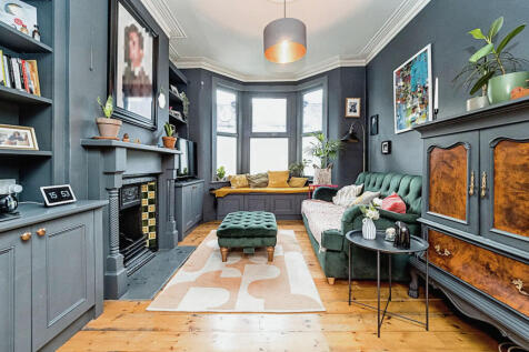 Stylish 4-bedroom Terraced House in East Ham