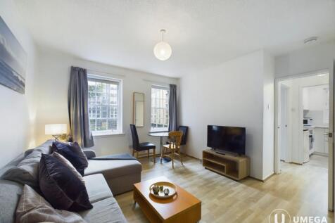 Living in the centre of the Grassmarket within a closed gated community, with a great view of Edinburgh Castle from the kitchen window - you'll be looking for an excuse to do the washing up! Available