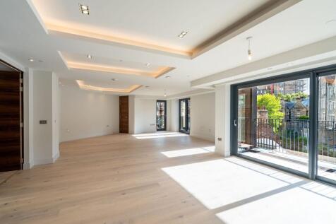 **RECENTLY REDUCED FROM £1,090,000** 2 Bedroom apartment with potential to be made into 3 Bedroom apartment - terms and conditions apply. RECENTLY REDUCED FROM £1,090,000 - Stylish 2-Bedroom Apartment