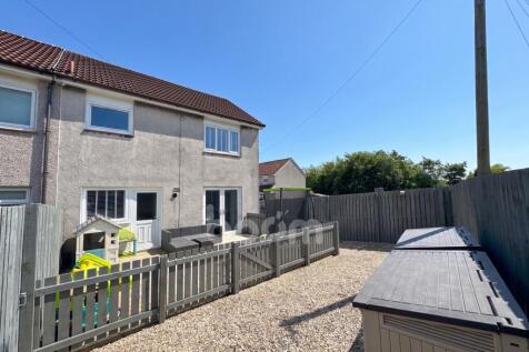 Ladeside Court, Kilbirnie rear garden
