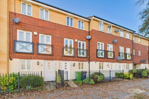 CAM01909G0-PR0430-STILL002