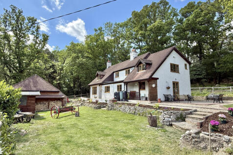 4 bedroom detached forest cottage