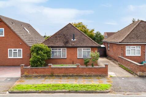 4 Byron Road, Kettering (1 of 22).jpg