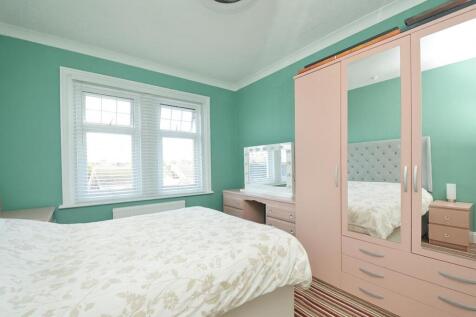 Bed2.jpg