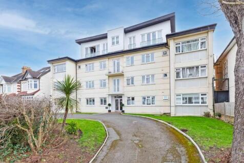 A spacious two bedroom second floor apartment, set in a well maintained purpose built block, ideal for a professional couple or two sharers.