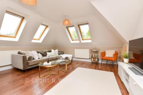 Kitchen / Lounge
