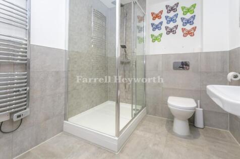 En-suite Shower
