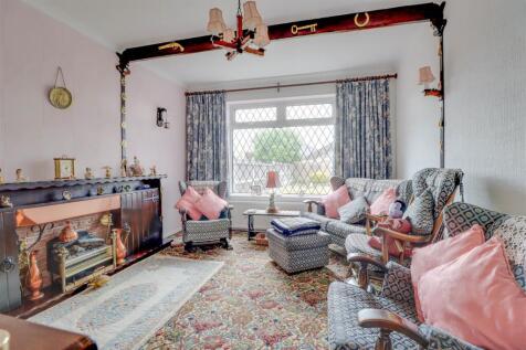 61 LUCERNE WALK WICKFORD-4.jpg