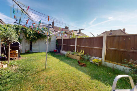 For Sale - Dagenham RM8 - By Barrain London Estate