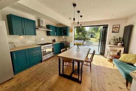 Family Kitchen/Dining Room: