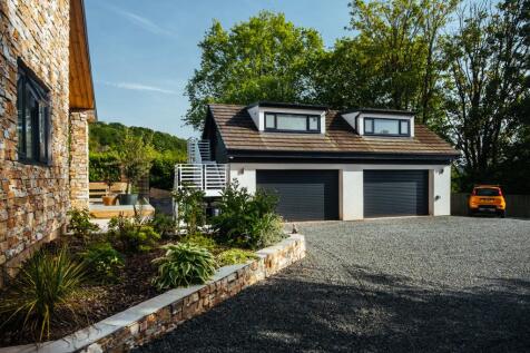 Garage from front ga