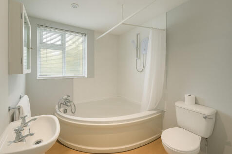 35728428-04a2-470...