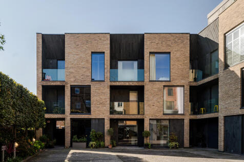 311610 - 4 Cotswold Mews-2.jpeg