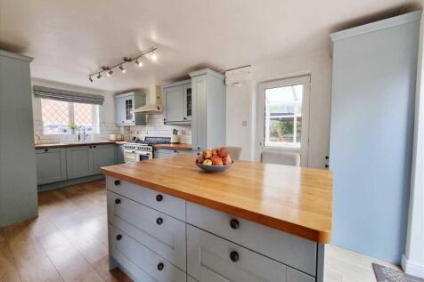 Dining Kitchen: