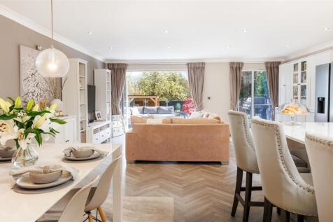 Kitchen/Living/Dining Area