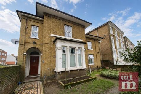 W J Meade are proud to present this spacious two bedroom flat for rent, close to Stratford Station. The property is situated on the top floor of this period conversion block offering a large lounge ar