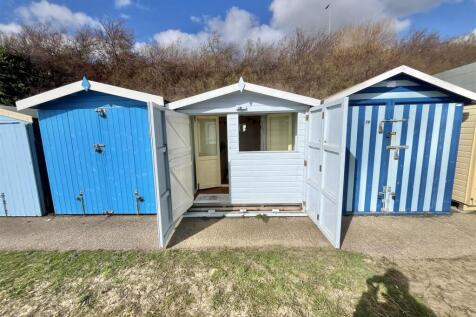 BEACH HUT