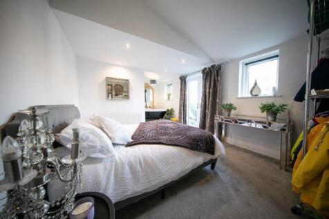 Ground floor bedroom