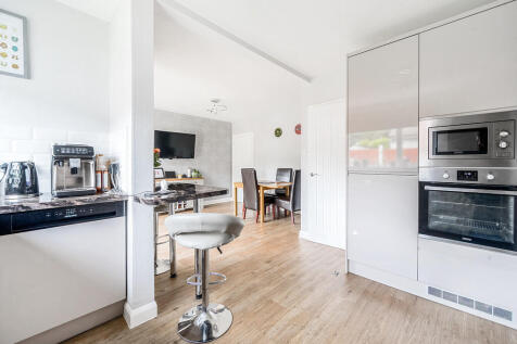 Kitchen/Dining Ro...