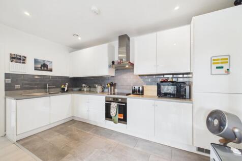 Maple Court - EweMove - Kitchen 2
