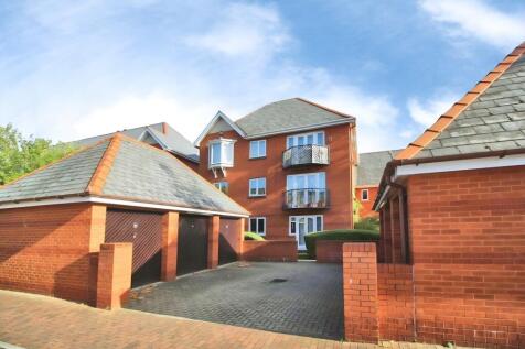 Stunning, brightly appointed, refurbished 1st floor apartment with Economy 7 electric heating system, uPVC double glazing, intercom entry, alarm system, energy efficient boiler and electric appliances