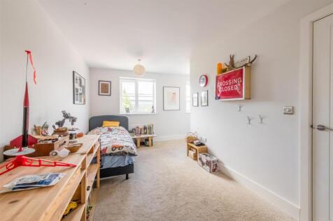 7 Chatfield Close-19.jpg