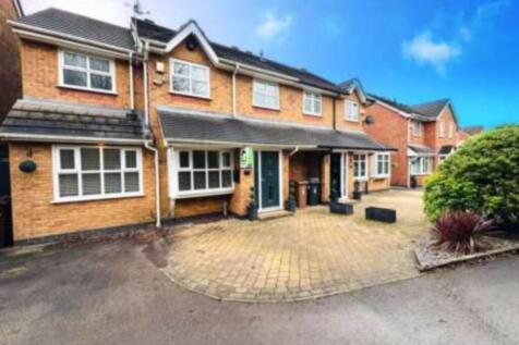 *** AVAILABLE NOW *** POPULAR MELLING AREA *** 4 BEDROOM PROPERTY *** IMMACULATELY PRESENTED