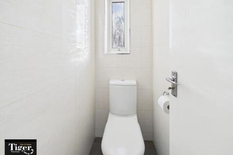 CAM02176G0-PR0768...