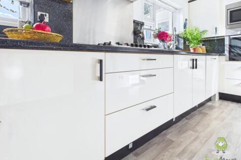 CAM01543G0-PR0159-STILL031