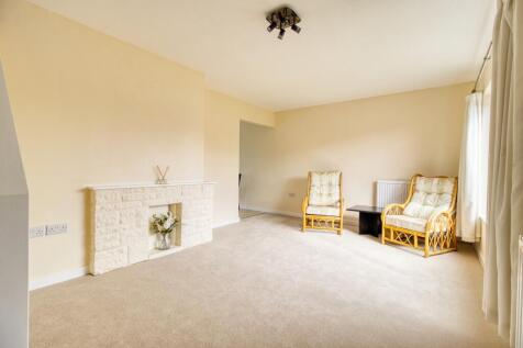 Lounge - EweMove Swindon South