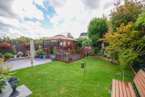 Rear garden pic 4.jpg