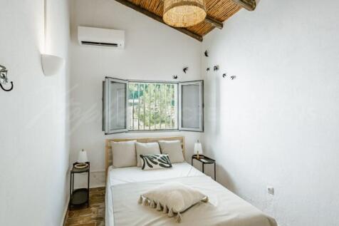 Almancil Fully Renovated 5 Bed Villa For Sale (38)