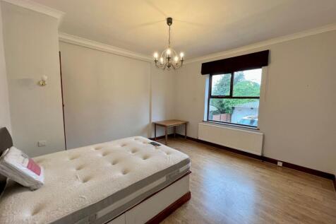 Living &amp; Bedroom Area