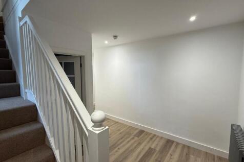 WhatsApp Image 2025-11-17 at 12.10.04 (4).jpeg