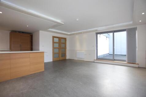 11, 13a Albion St lounge.jpg