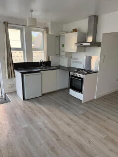 ***PLEASE QUOTE LT0751 FOR ALL ENQUIRIES***
Elegant Studio Flat close to Tooting Broadway
Discover this charming Studio flat situated close to Tooting Broadway. Arranged over 336sqft, combining contem