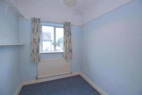 24 Ashley Drive Bed3.JPG