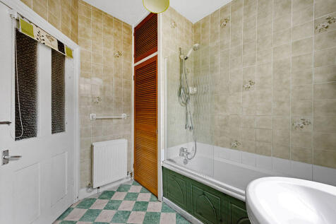 2 bed, 1 bath Flat in london - Photo 13