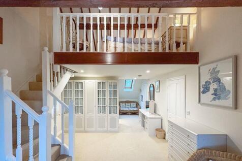 BEDROOM 1/ SITTING ROOM TO MEZZANINE ...
