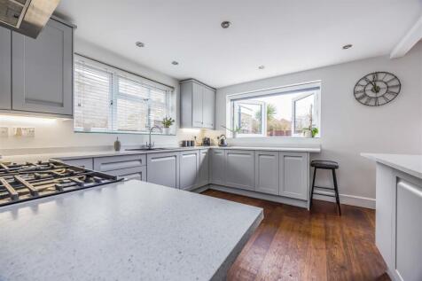 5 Culver Drive, Hayling Island-Small-PorticoMarket