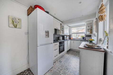 1409516-11-698358...