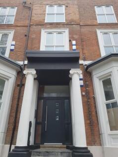 ++STUDENTS++ REDUCED Newly refurbished large 2 bedroom apartment in the heart of Fallowfield. Available July 2026
