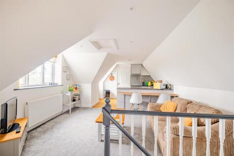 Flat - Sitting Room / Kitchen