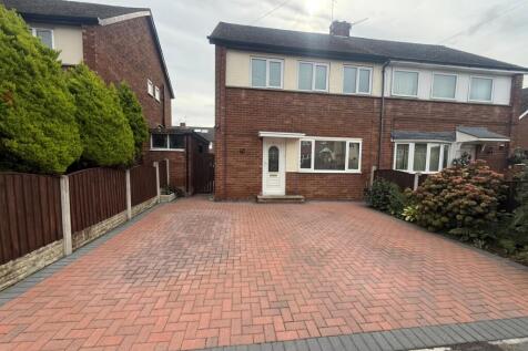 3 bed semi-detached house for rent in Lyon Road, Carleton Park, Pontefract, West Yorkshire, WF8
