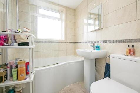 48a Churston Drive SM4 bathroom 1.jpg