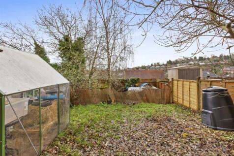 8 Vanguard Close, HP12 3FP-7.jpg