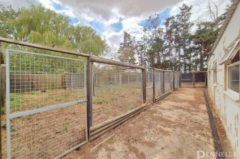 PADDOCKS