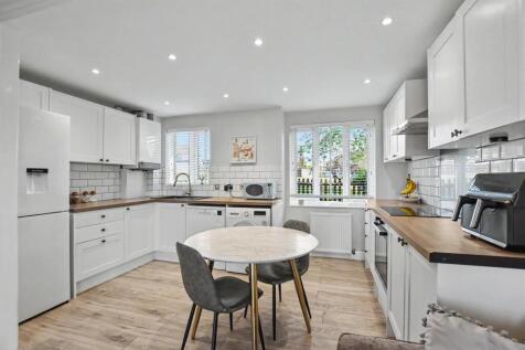 Kitchen Area.JPG