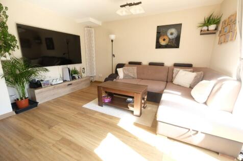 SITTING/DINING ROOM